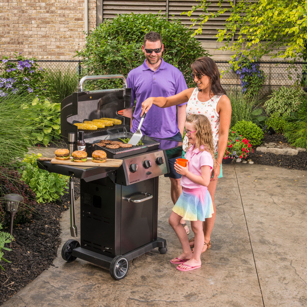 Broil King® Monarch™ 320 3-Burner Grill