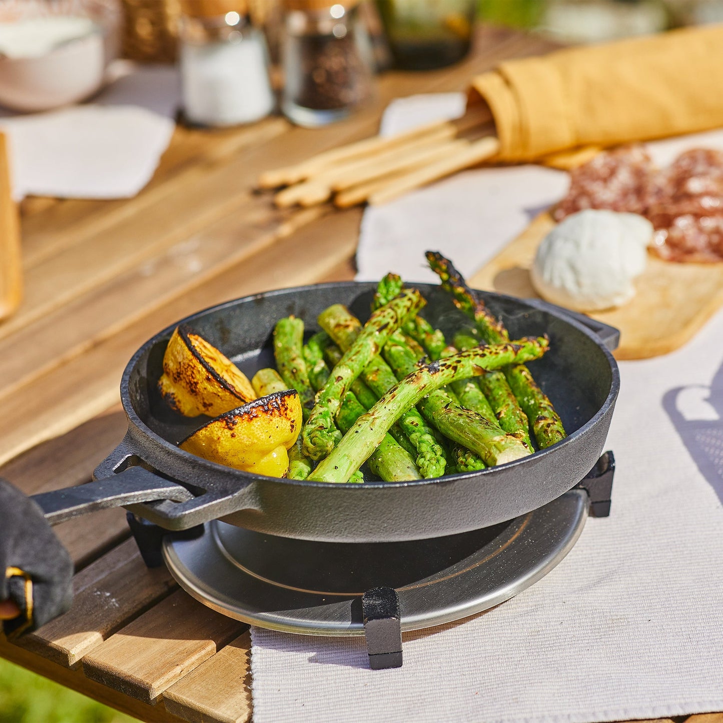 Ooni™ Cast Iron Skillet (UU-P1AB00)