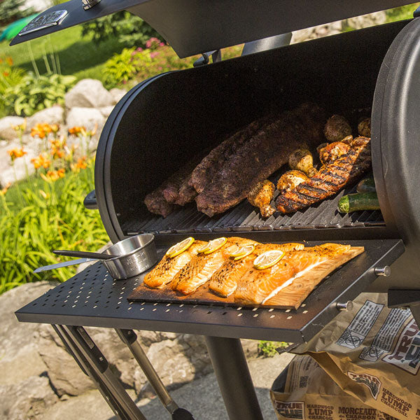 Broil King® Regal™ Charcoal 400 Grill