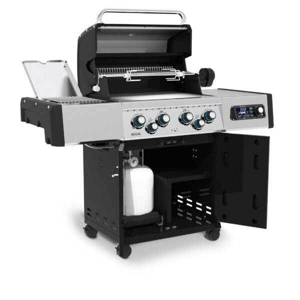 Broil King® Regal™ Q490 PRO IR 4-Burner Grill