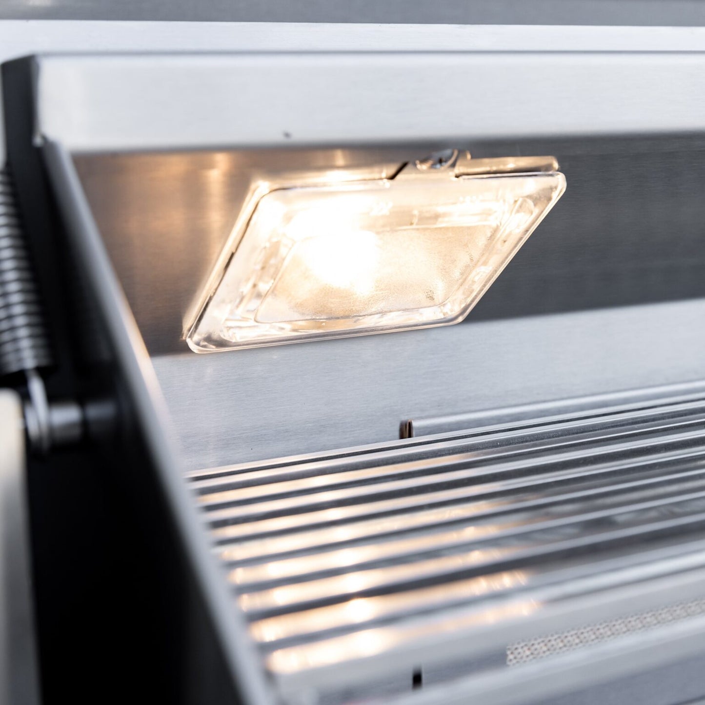 SUMMERSET™ TRL Pro 40" Built-In Grill [2 Fuel Types]