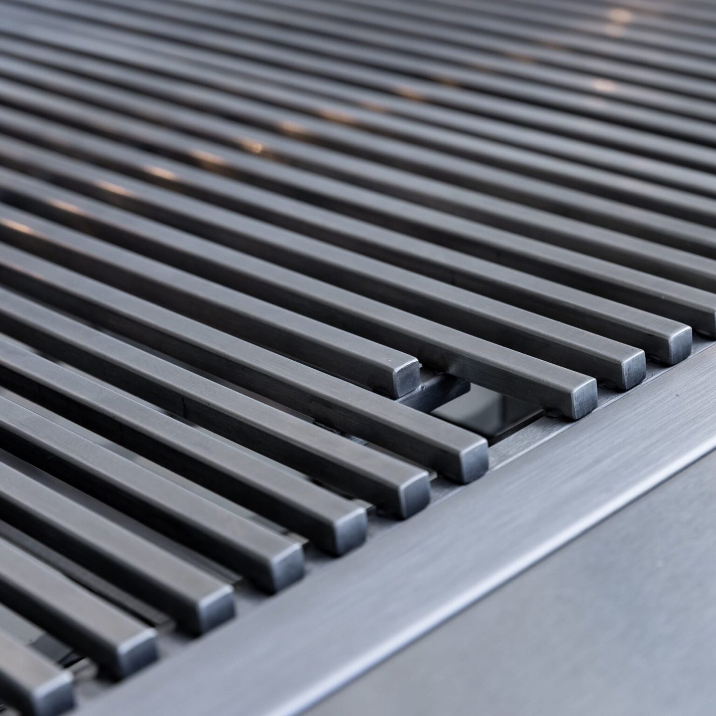 SUMMERSET™ TRL Pro 40" Built-In Grill [2 Fuel Types]