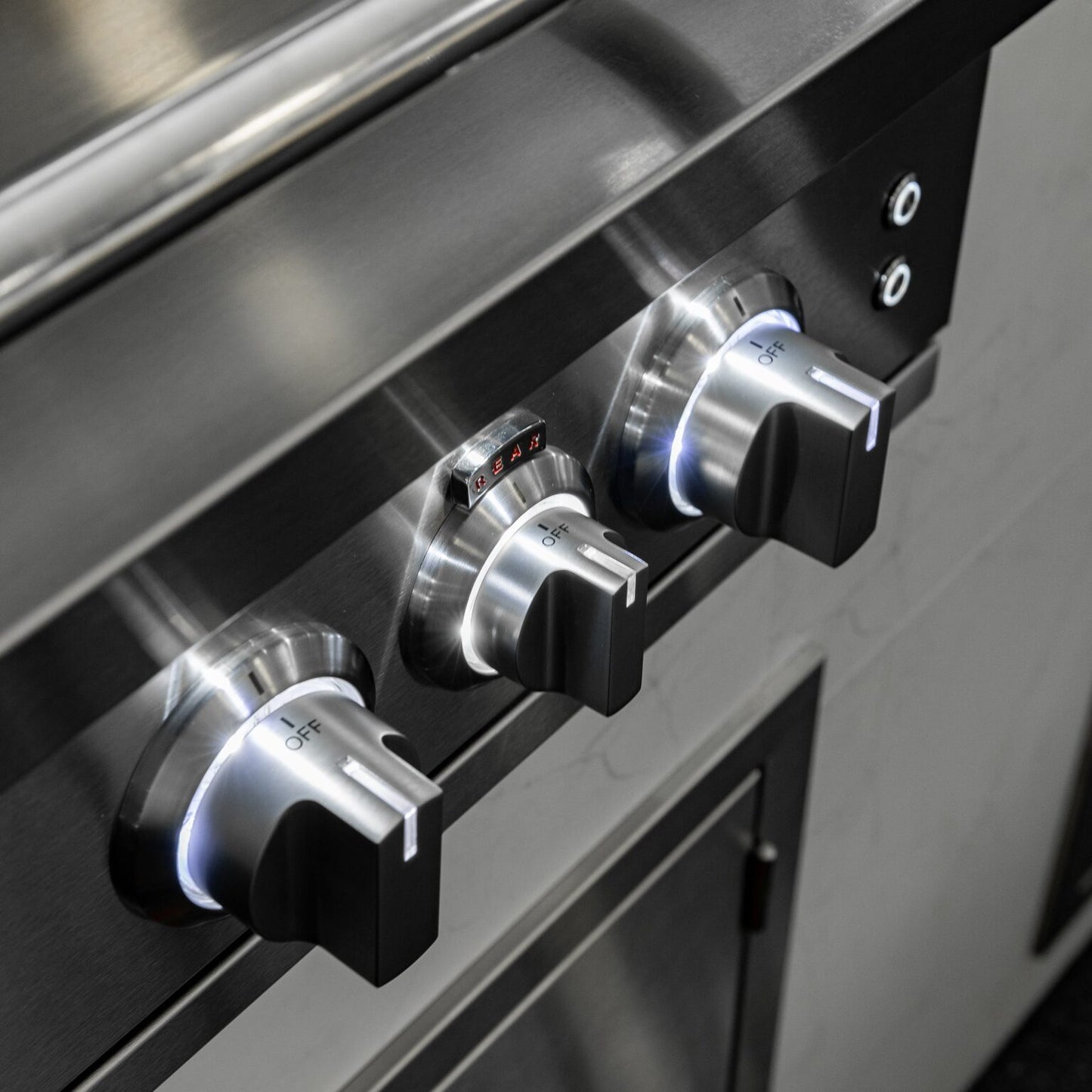 SUMMERSET™ Sizzler Pro 40" Built-In Grill [2 Fuel Types]