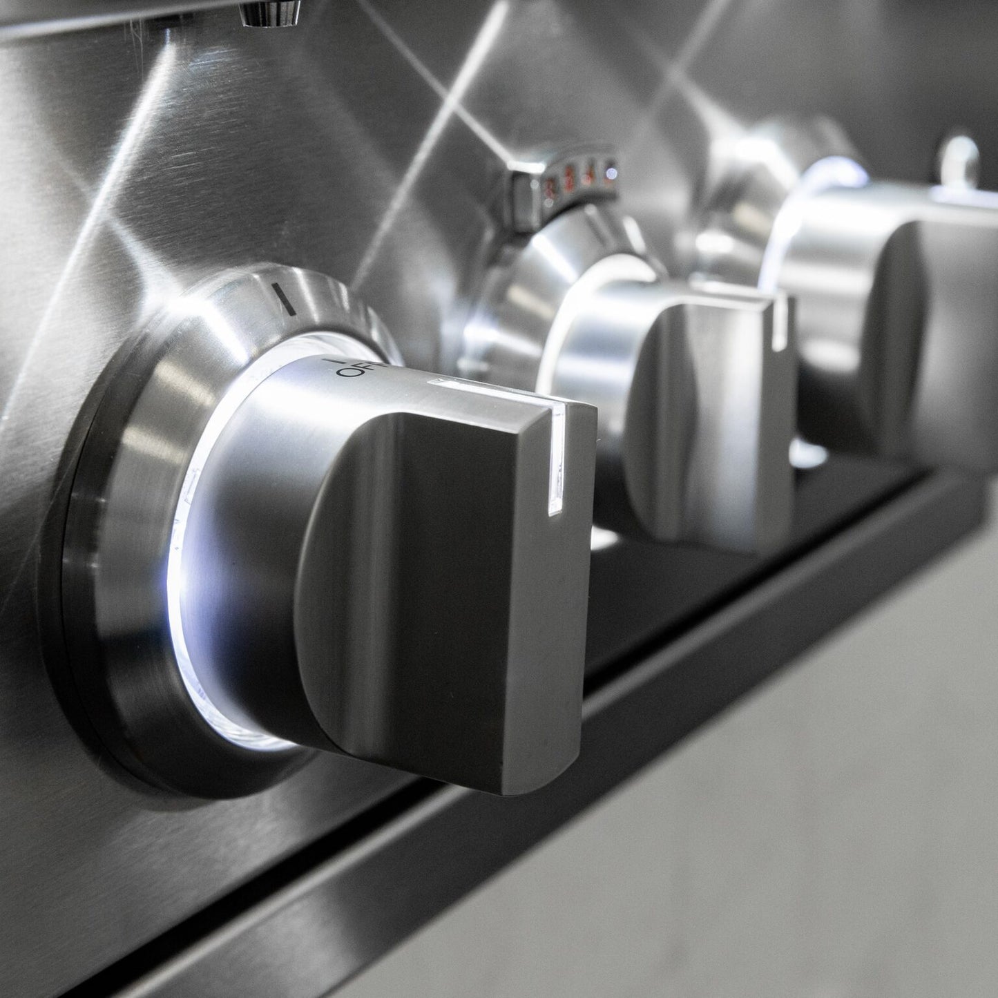 SUMMERSET™ Sizzler Pro 40" Built-In Grill [2 Fuel Types]