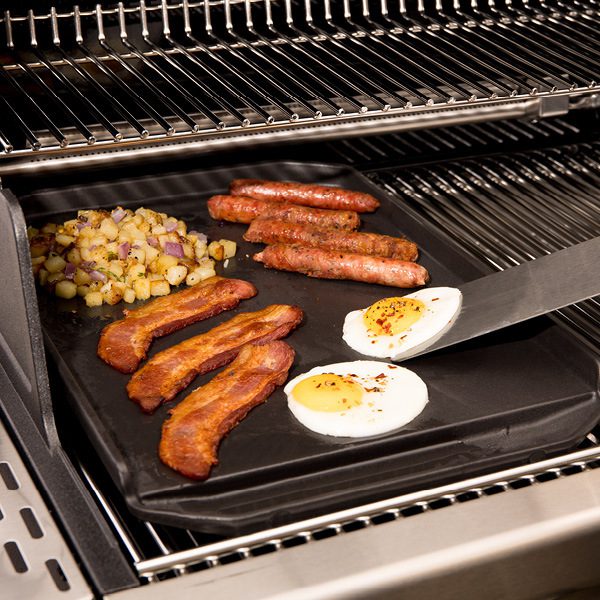 Broil King® Cast Iron Plancha