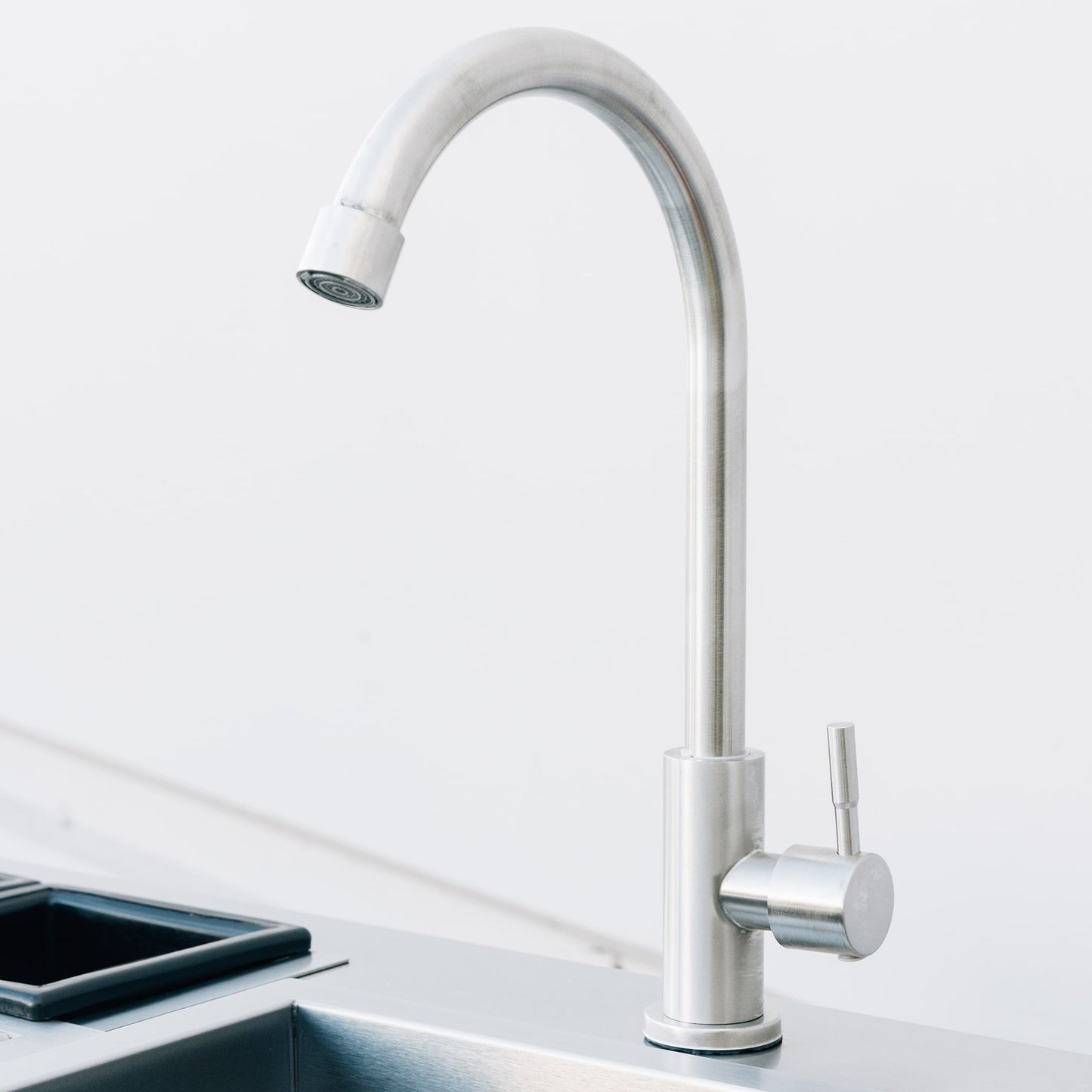 SUMMERSET™ 30″ Beverage & Prep Station