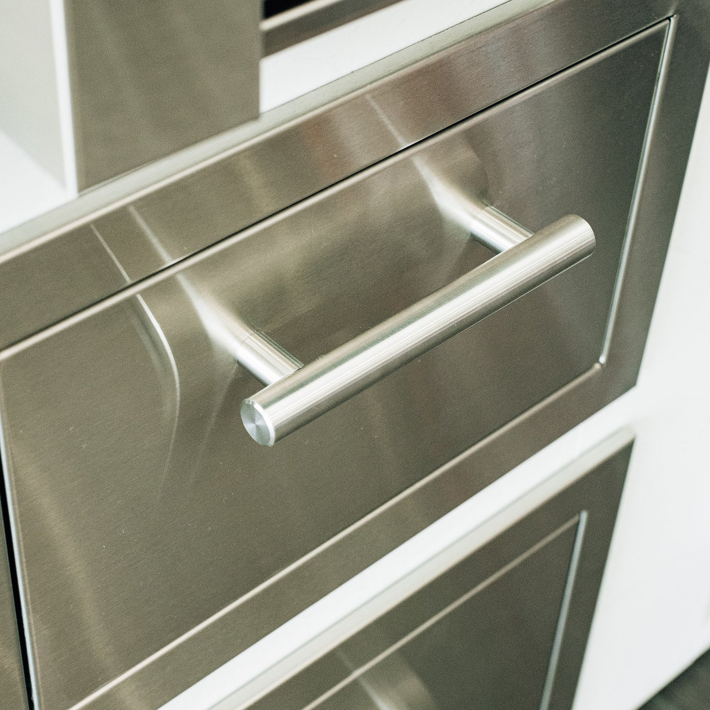 SUMMERSET™ 17″ Single Drawer