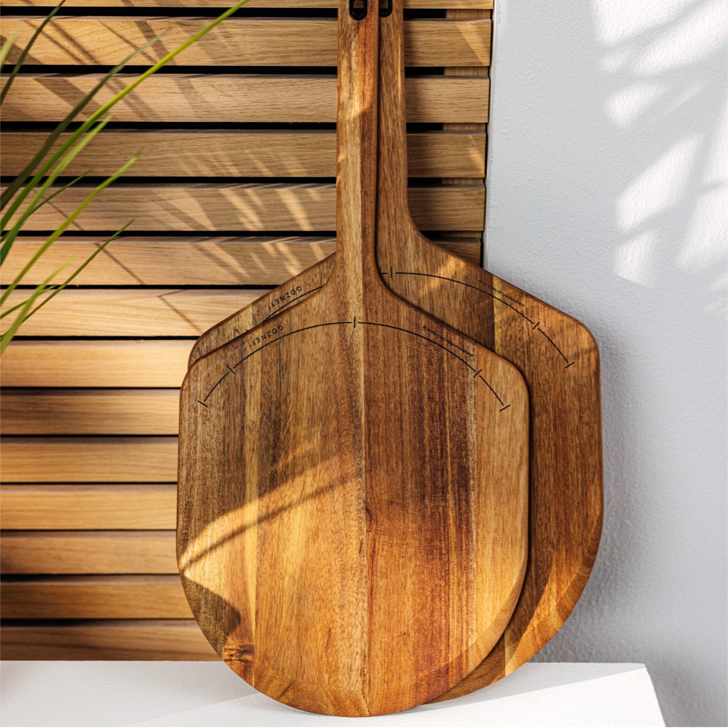 GOZNEY° Acacia Wood Pizza Peel & Server [2 Size Options]