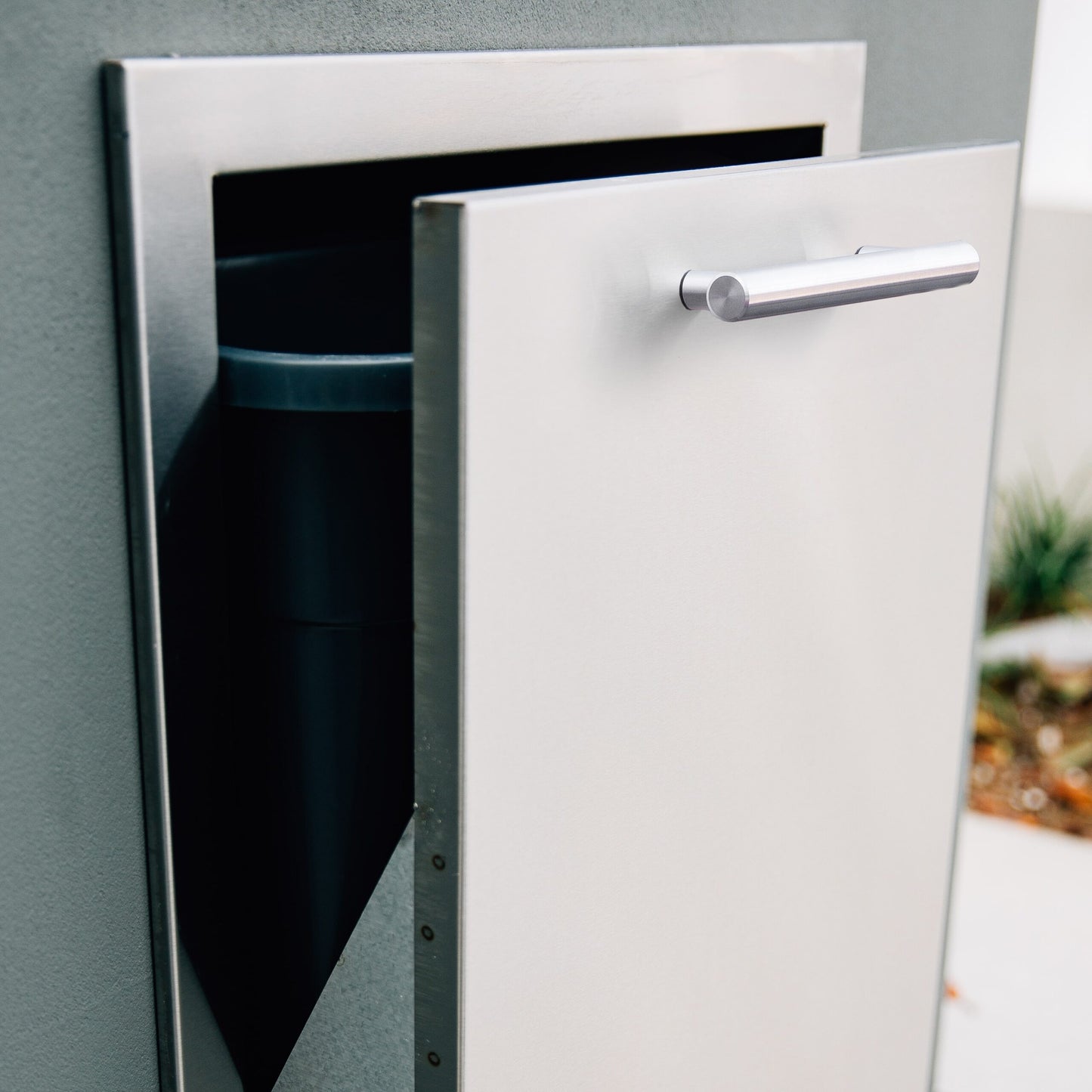 SUMMERSET™ 20″ Vented Liquid Propane Tank or Trash Pullout Drawer