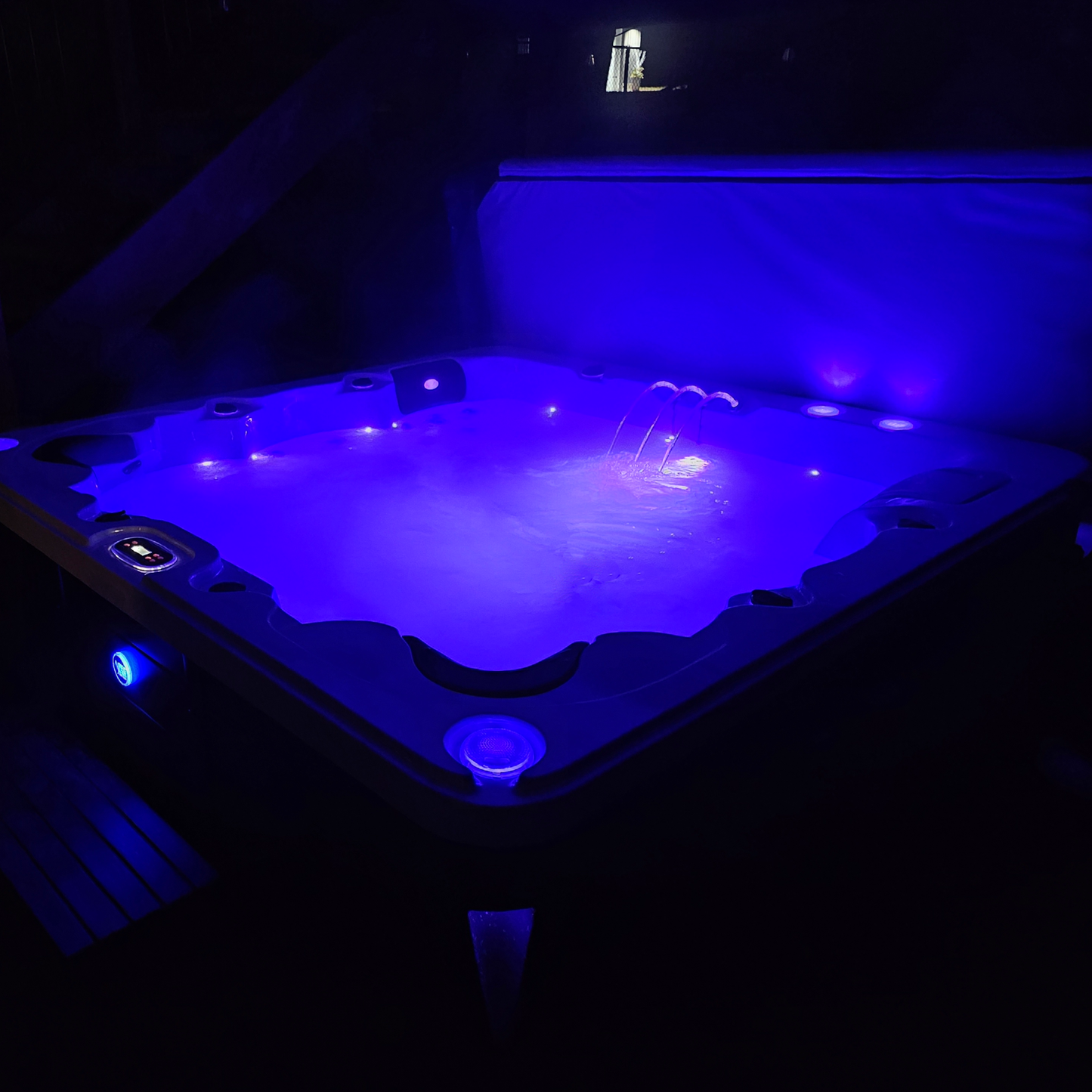 Erie 6-Person 46-Jet Hot Tub [KH-10104]