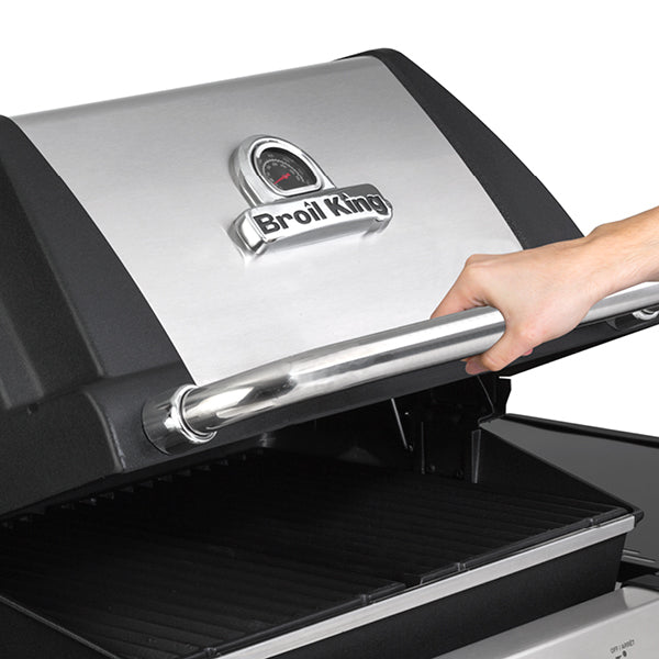Broil King® Signet™ 390 3-Burner Grill