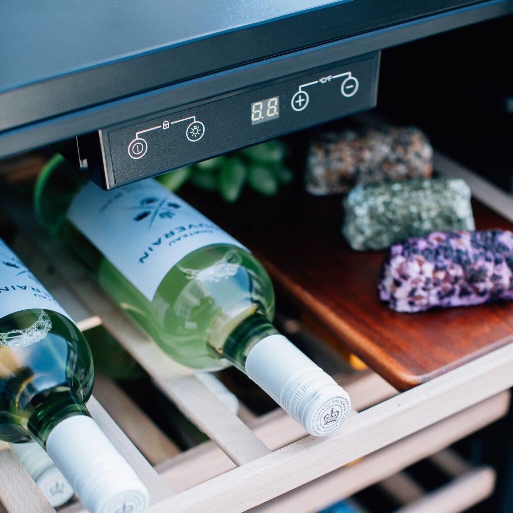 SUMMERSET™ 24″ 5.3 Cu. Ft. Outdoor Single-Zone Wine Cooler