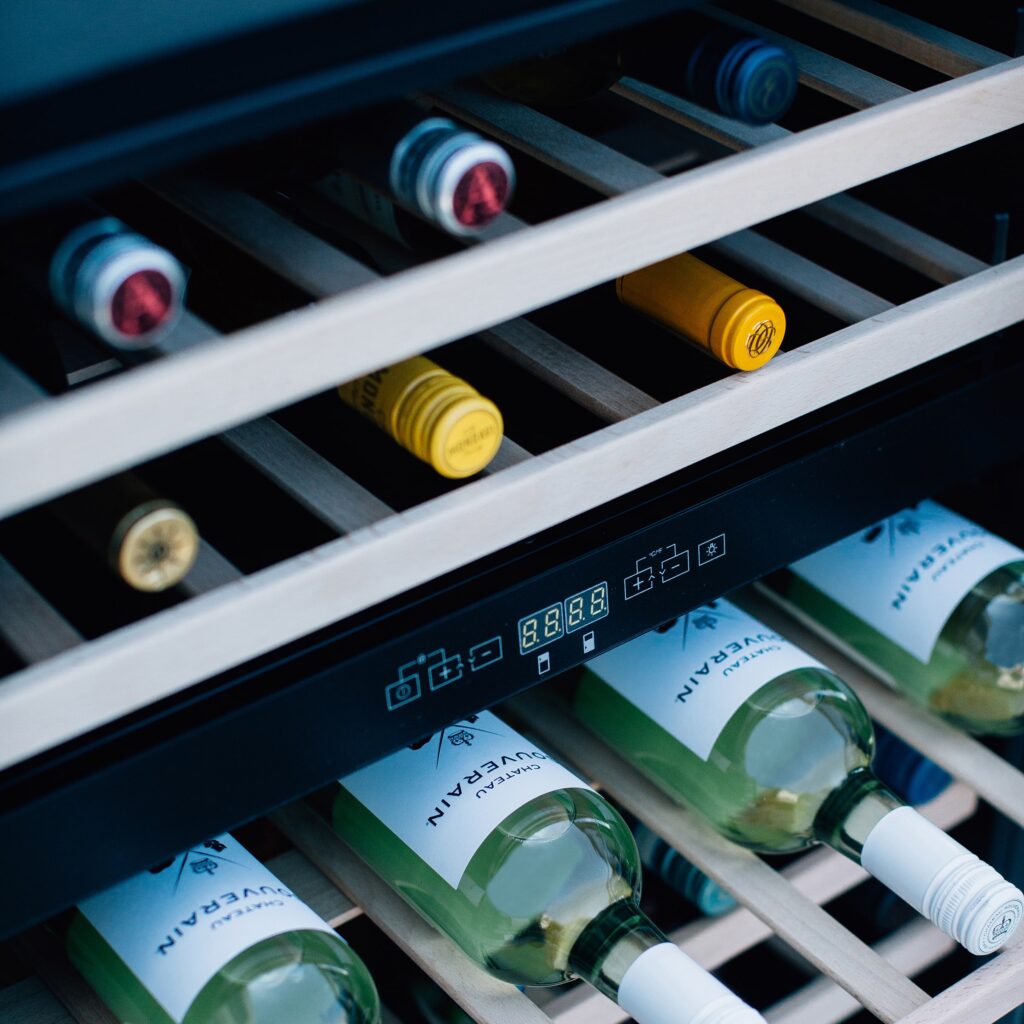 SUMMERSET™ 24″ 5.3 Cu. Ft. Outdoor Dual-Zone Wine Cooler