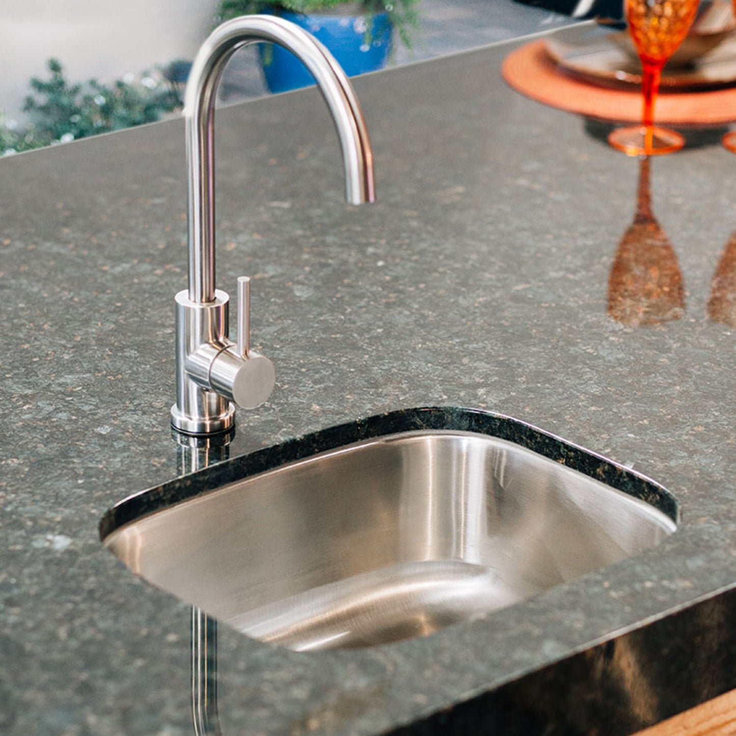 SUMMERSET™ 19″ x 15″ Undermount Sink