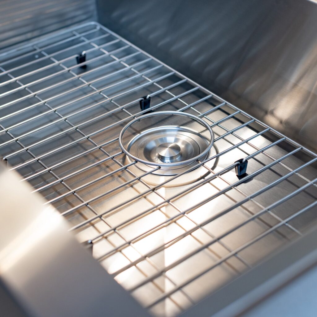 SUMMERSET™ 32″ Farmhouse Sink Package