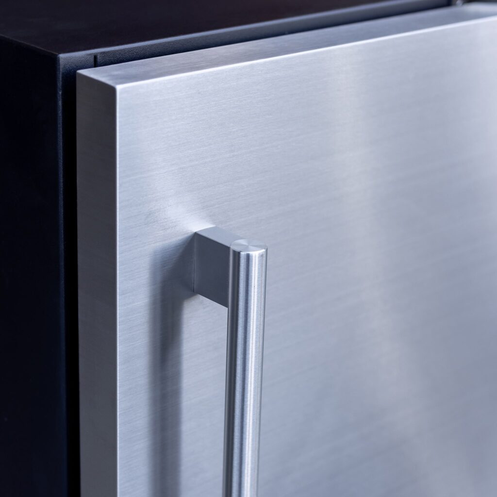 SUMMERSET™ 15″ 55 Lb. Outdoor Nugget Ice Maker