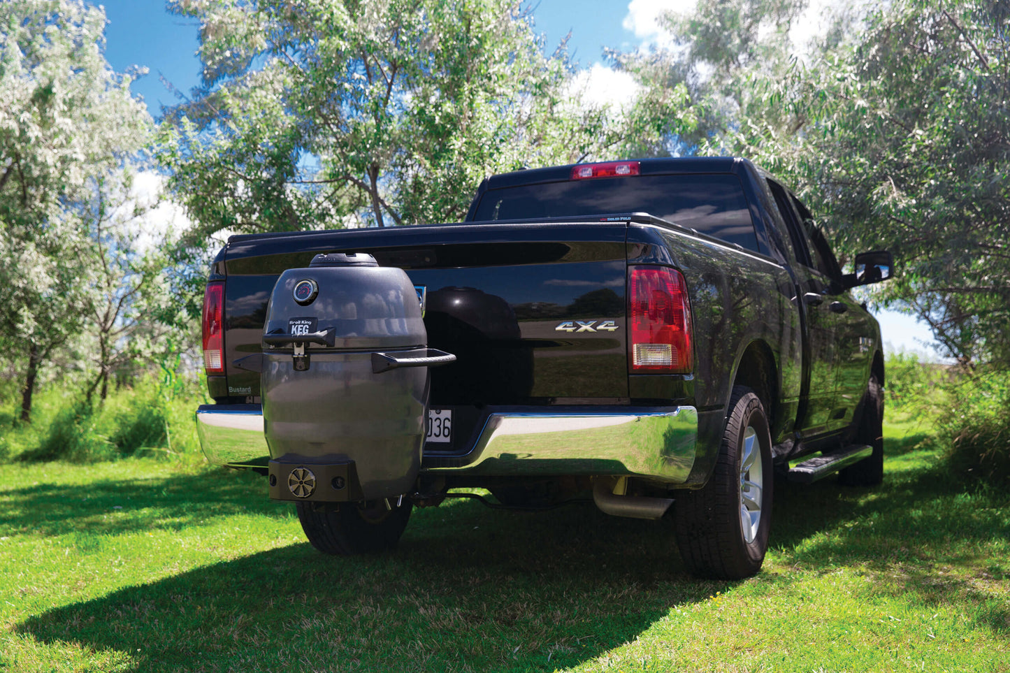 Broil King® Keg Hitch Adapter Kit