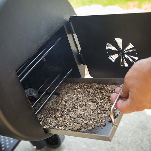 Broil King® Regal™ Charcoal Offset 500 Grill